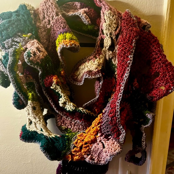 Vintage artkisan crocheted free form long scarf - Picture 3 of 6